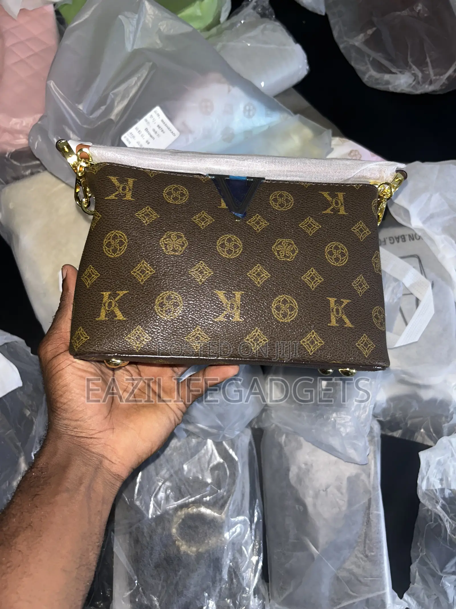 Brown v Monogram Shoulder Bag