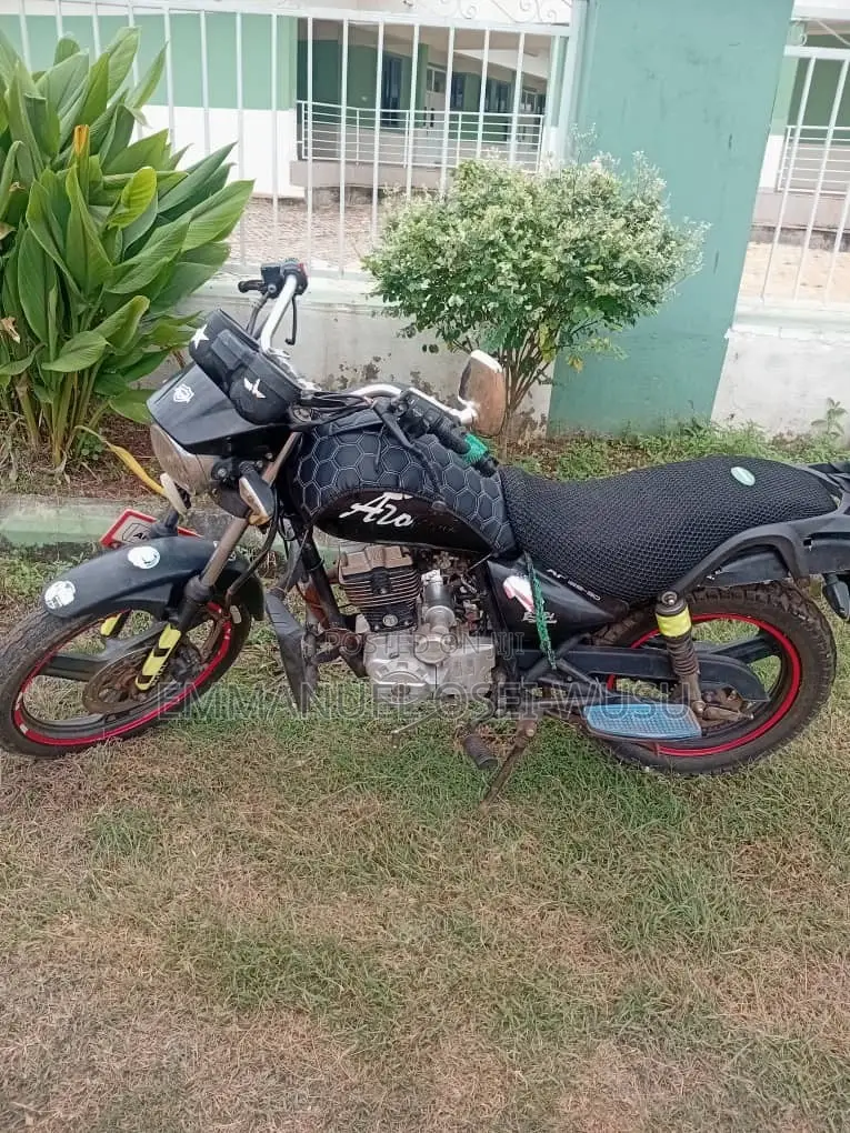 Royal Motorcycle 2022 Black