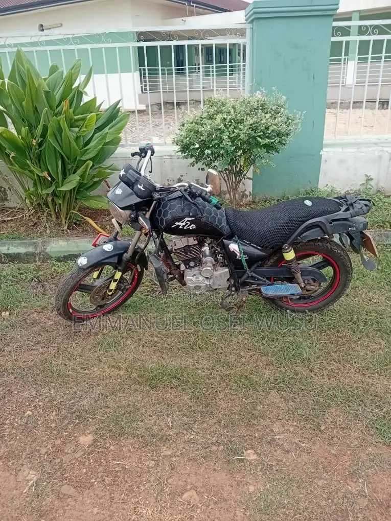 Royal Motorcycle 2022 Black