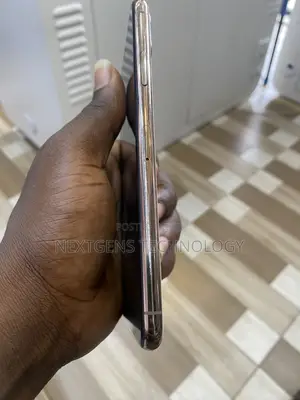 Apple iPhone 11 Pro Max 64 GB Gold