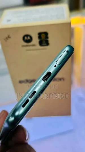 New Motorola Edge 70 Fusion 128 GB Gray