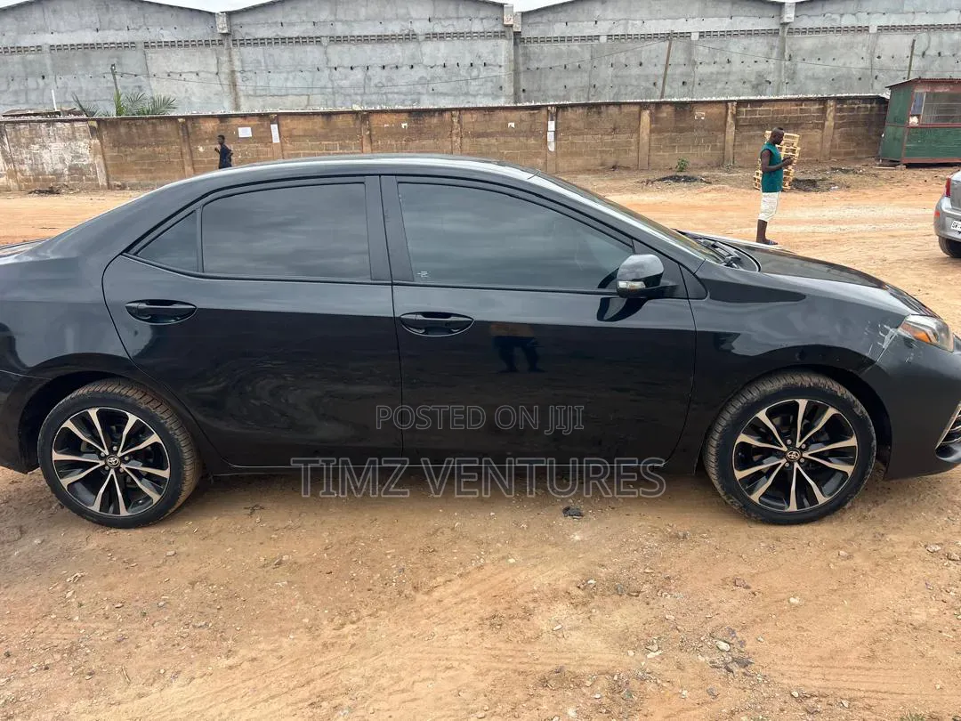 Toyota Corolla 2017 Black