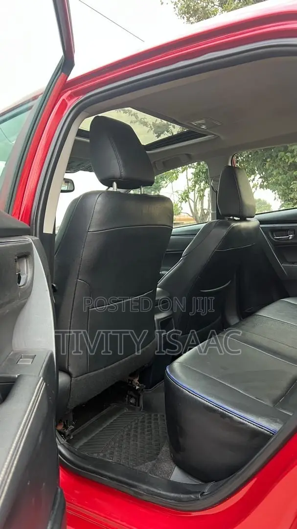 Toyota Corolla XSE (1.8L 4cyl 2A) 2018 Red