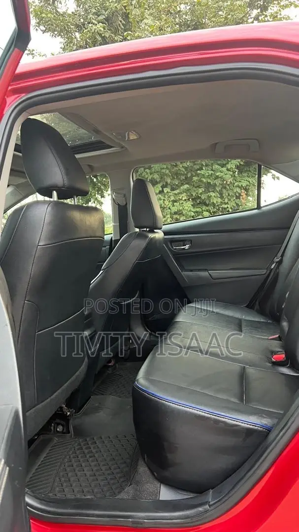 Toyota Corolla XSE (1.8L 4cyl 2A) 2018 Red