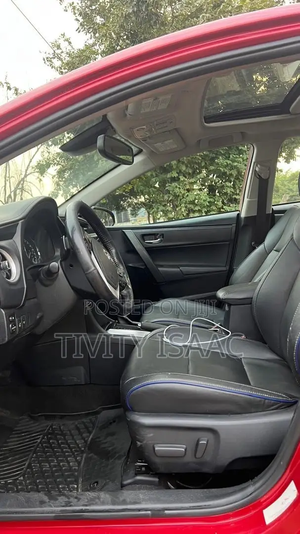 Toyota Corolla XSE (1.8L 4cyl 2A) 2018 Red