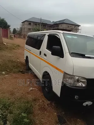 Toyota HiAce 2010 White