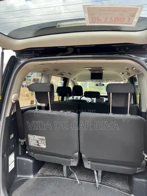 Toyota Voxy V 4WD 8-Seater 2012 Black