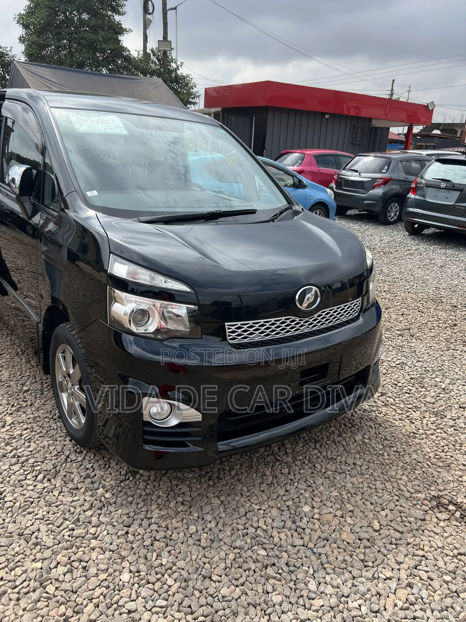 Toyota Voxy V 4WD 8-Seater 2012 Black