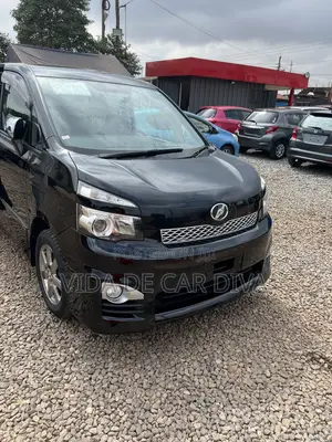 Toyota Voxy V 4WD 8-Seater 2012 Black
