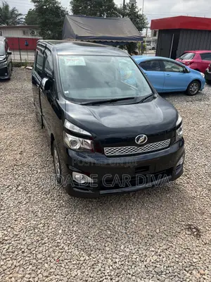 Toyota Voxy V 4WD 8-Seater 2012 Black