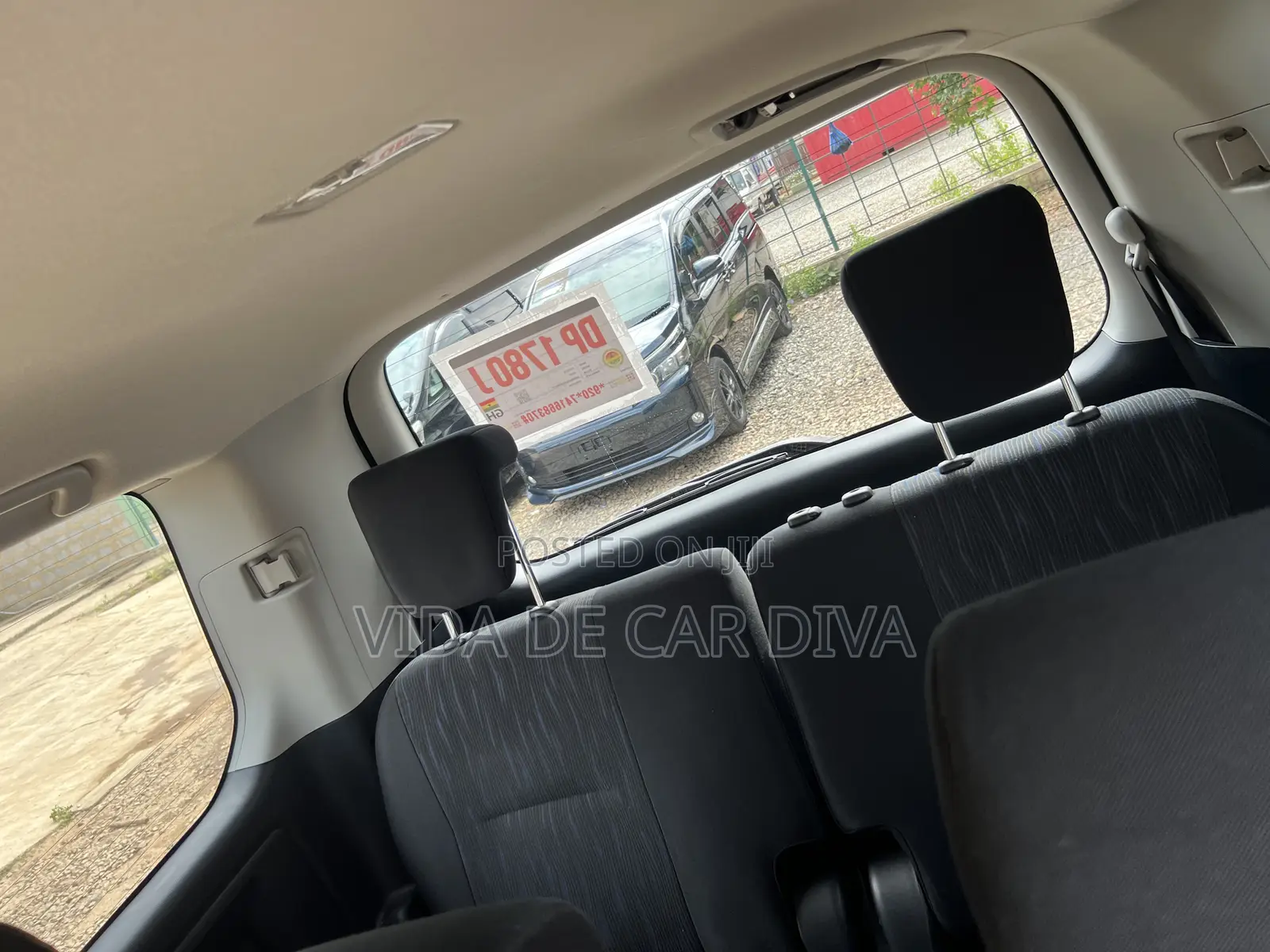 Toyota Voxy V 4WD 8-Seater 2012 Black