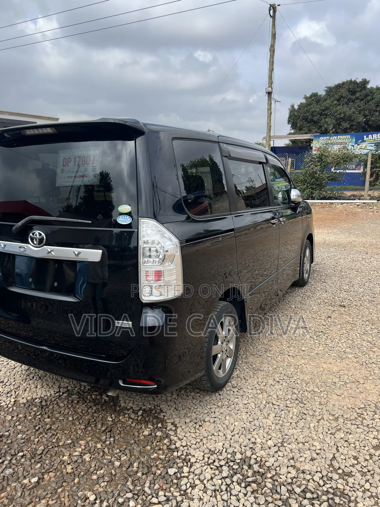 Toyota Voxy V 4WD 8-Seater 2012 Black