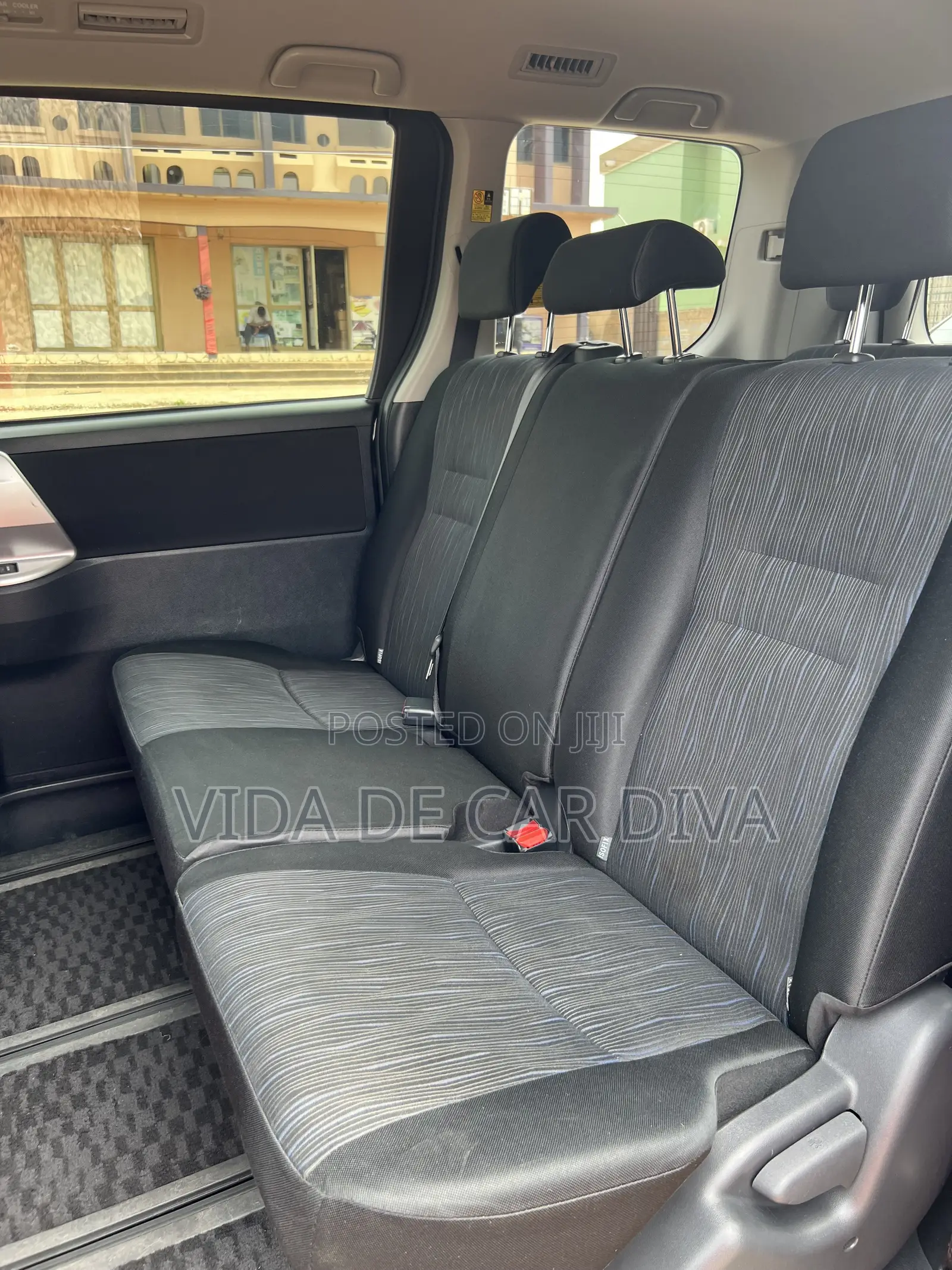 Toyota Voxy V 4WD 8-Seater 2012 Black