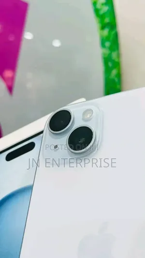 New Apple iPhone 15 128 GB Silver
