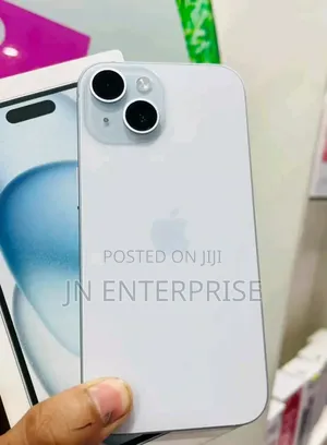 New Apple iPhone 15 128 GB Silver