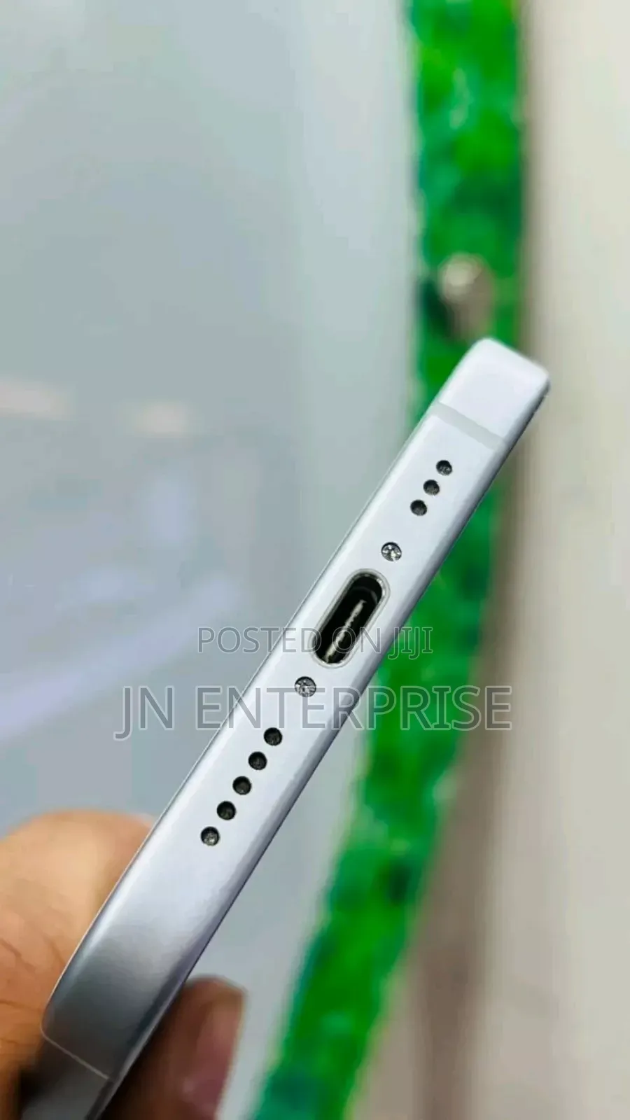 New Apple iPhone 15 128 GB Silver