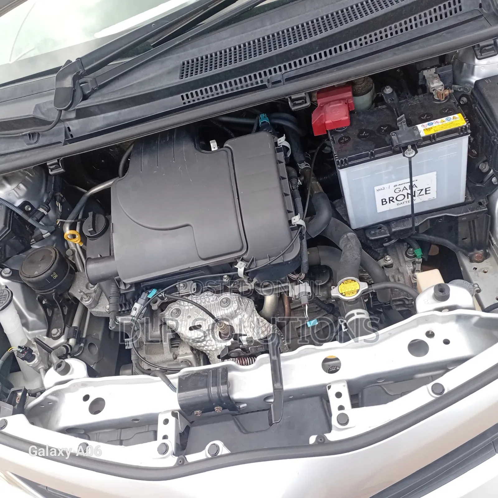 Toyota Vitz 1.0 FWD 5dr 2012 Silver