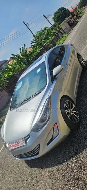 Hyundai Elantra Limited 4dr Sedan (1.8L 4cyl 6A) 2015 Silver