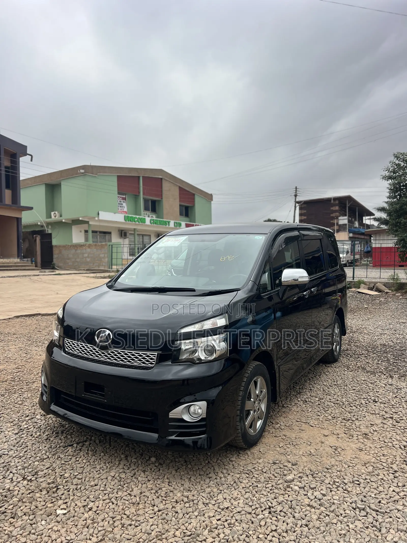 Toyota Voxy V 4WD 8-Seater 2012 Black
