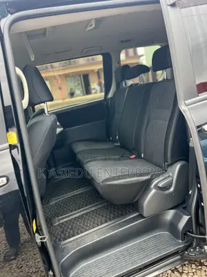 Toyota Voxy V 4WD 8-Seater 2012 Black