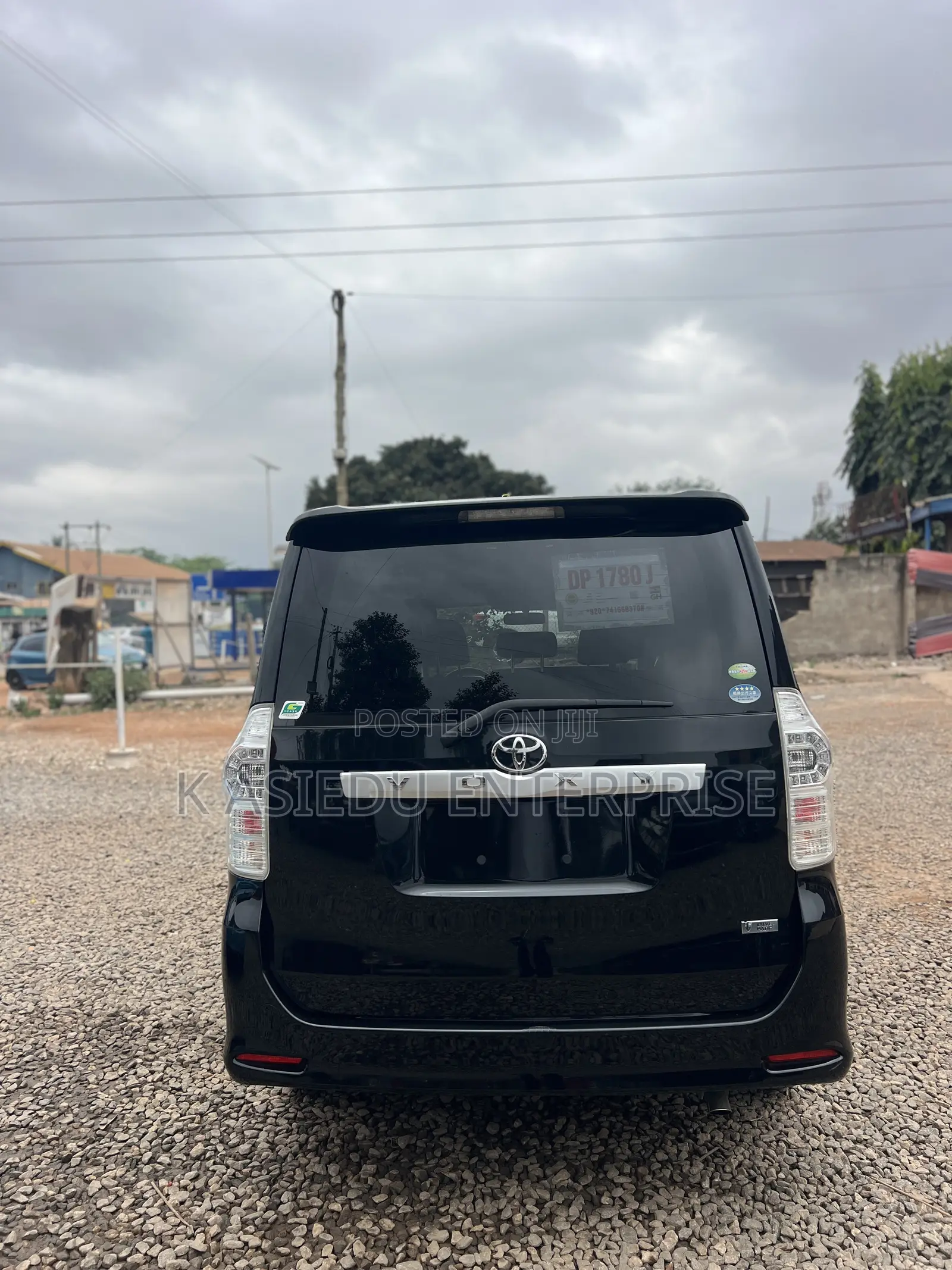Toyota Voxy V 4WD 8-Seater 2012 Black