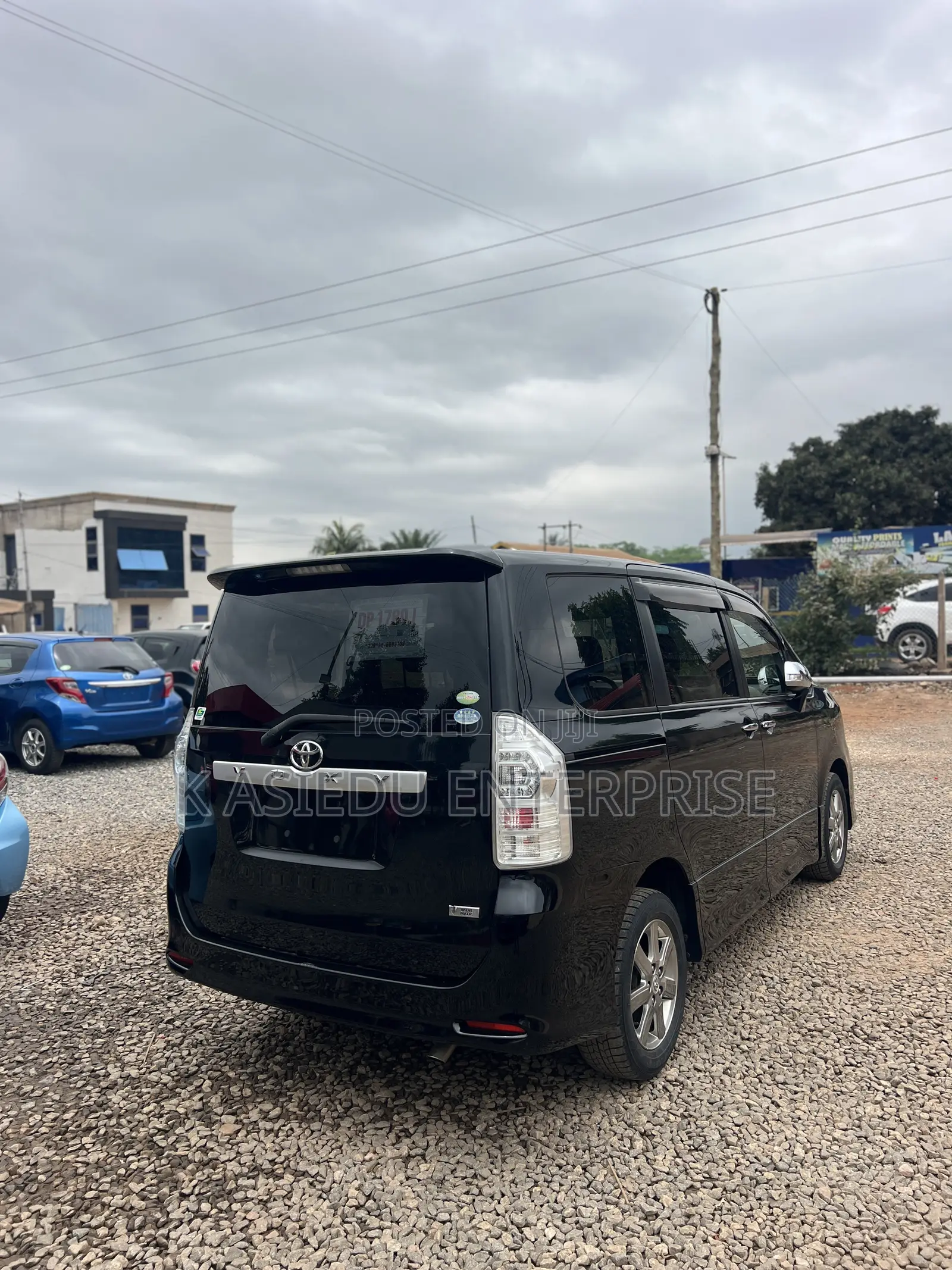 Toyota Voxy V 4WD 8-Seater 2012 Black
