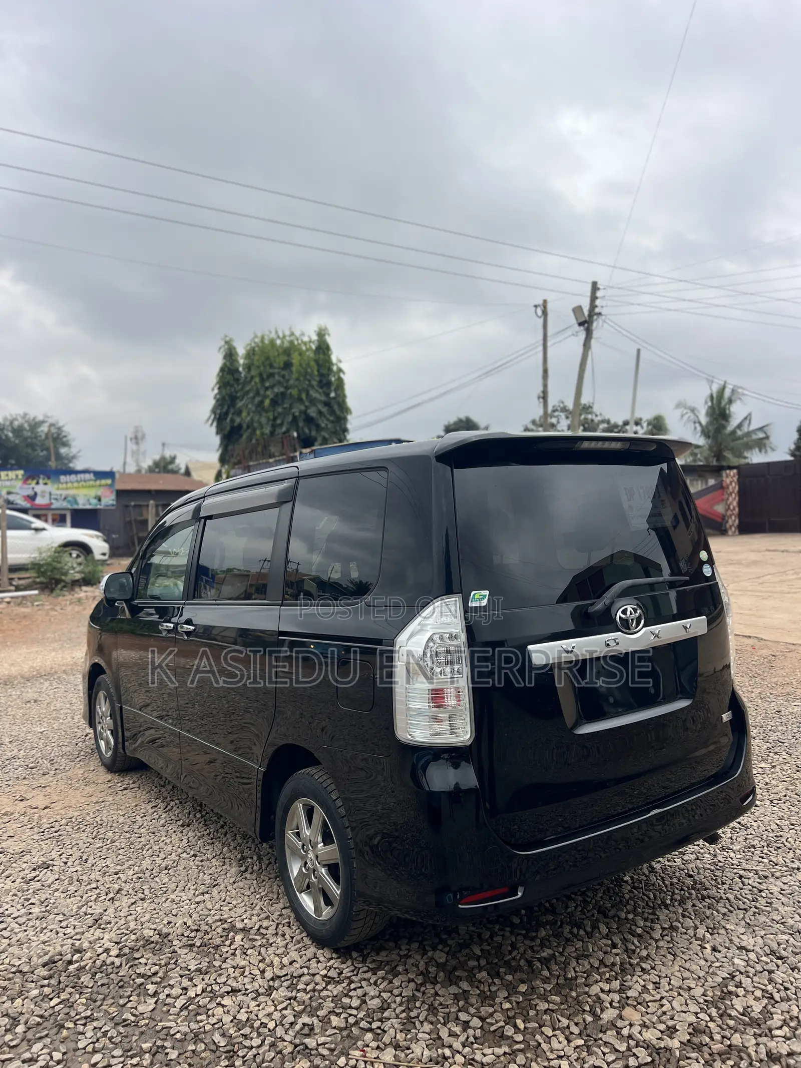 Toyota Voxy V 4WD 8-Seater 2012 Black