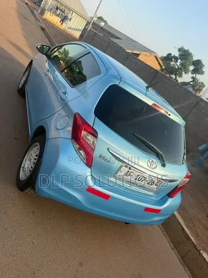 Toyota Vitz 1.3 FWD 5dr 2015 Blue
