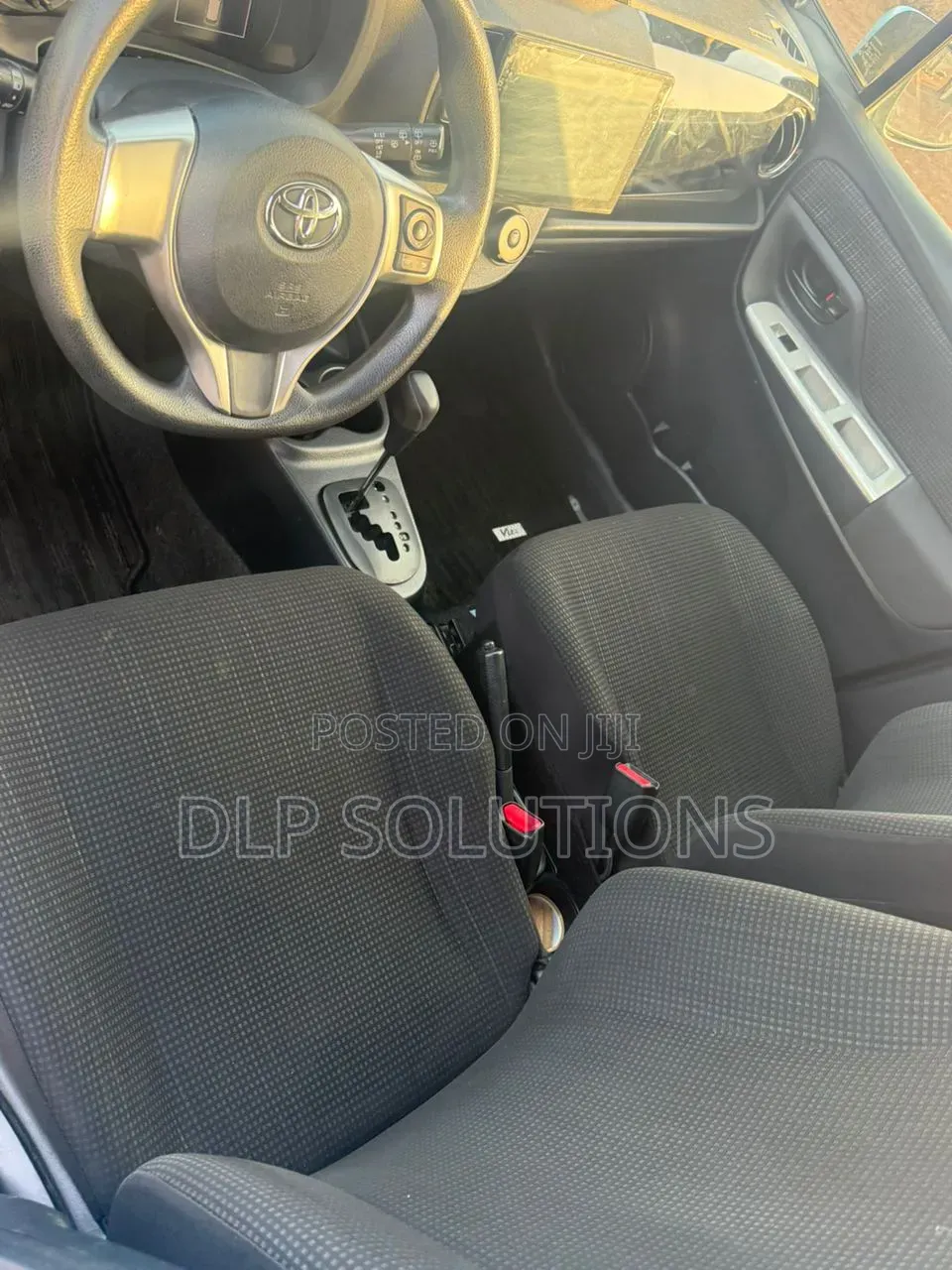 Toyota Vitz 1.3 FWD 5dr 2015 Blue