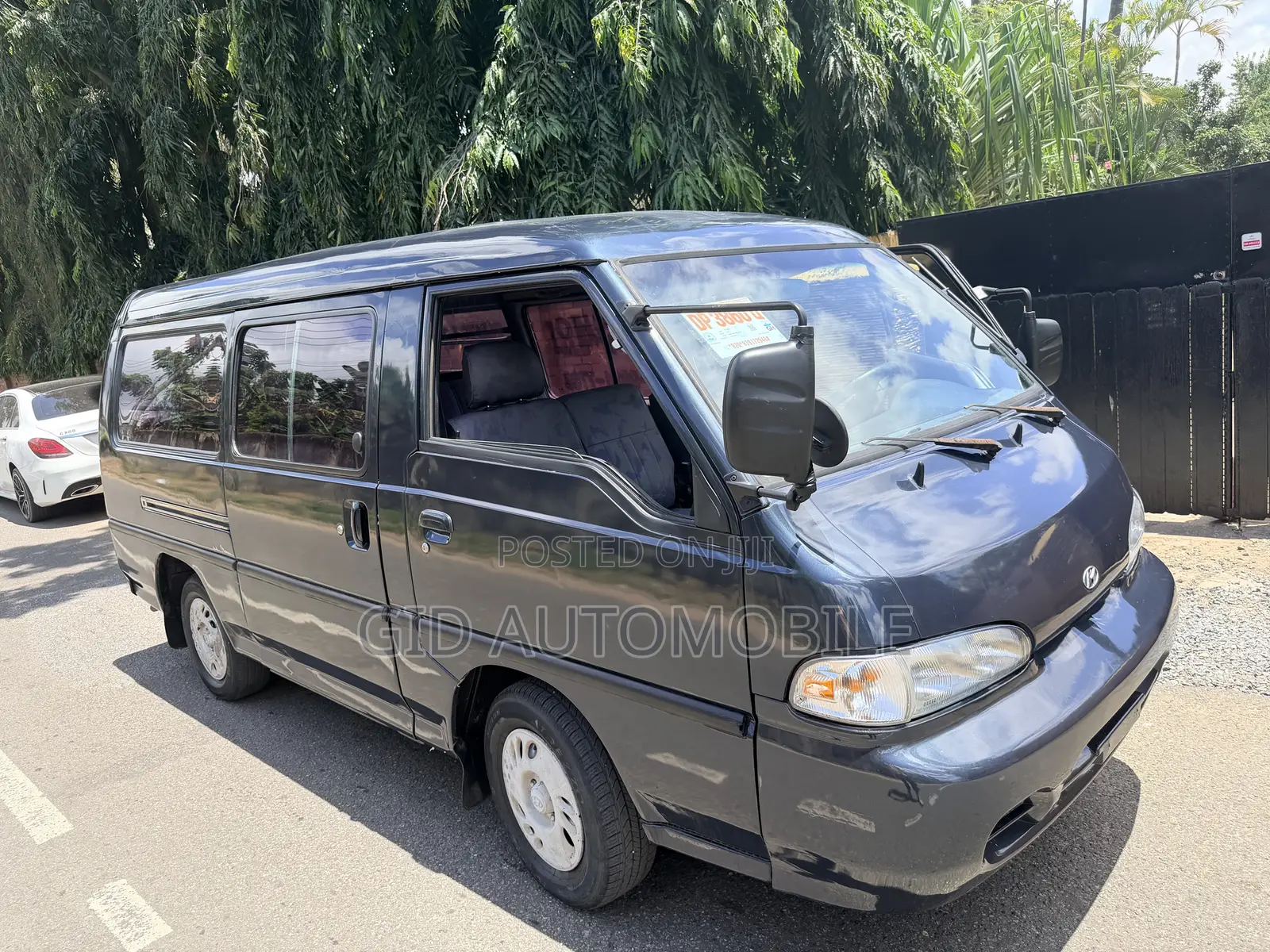 Hyundai H1 2002 Black