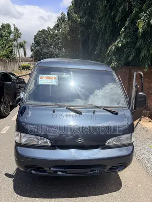 Hyundai H1 2002 Black