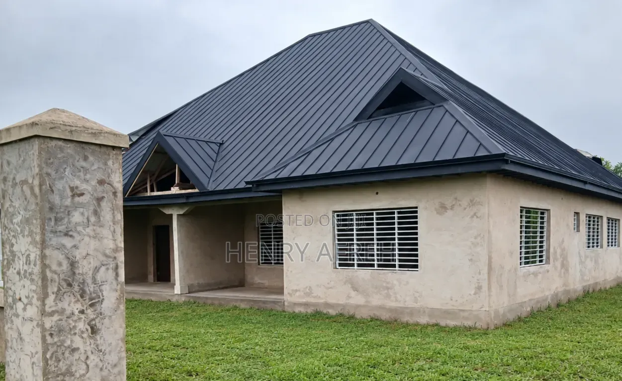 4bdrm Apartment in Techiman South for sale