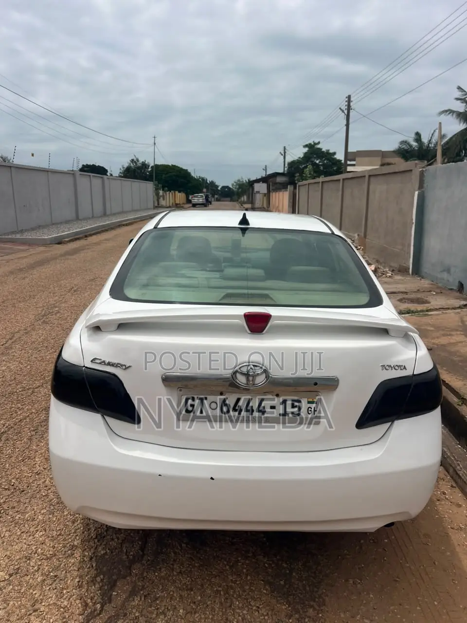 Toyota Camry Base 4dr Sedan (2.4L 4cyl 5M) 2009 White