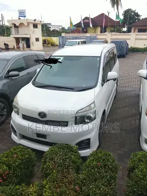 Toyota Voxy 2012 White