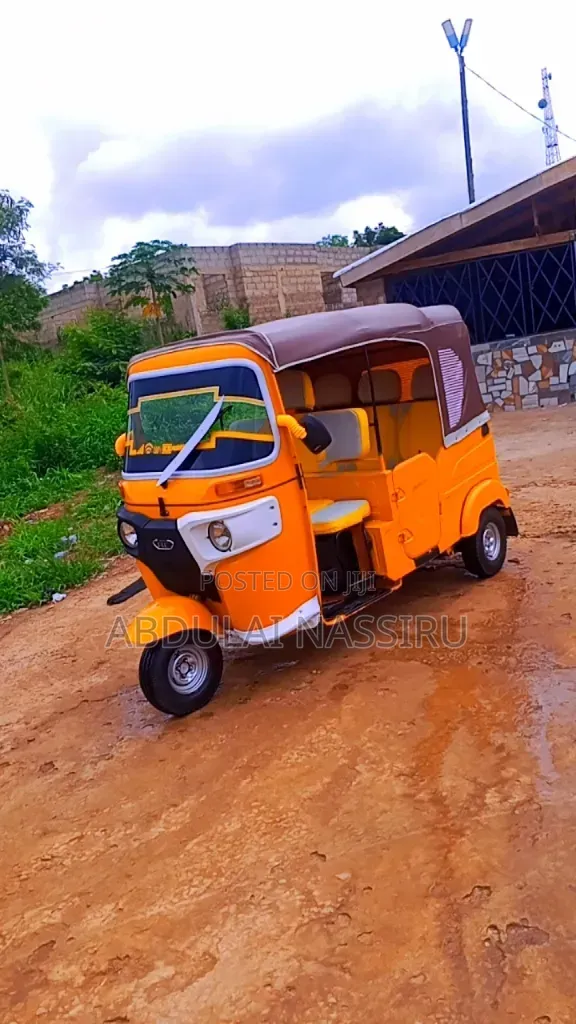 Bajaj RE 2026 Yellow