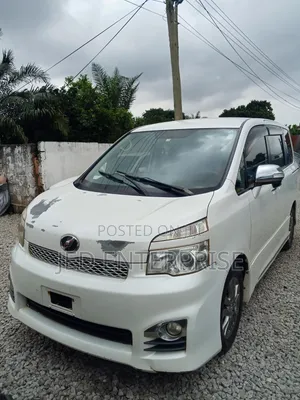 Toyota Voxy 2013 White