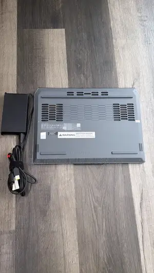 Laptop Lenovo LOQ 15ARP9 16GB Intel Core i7 SSD 512GB