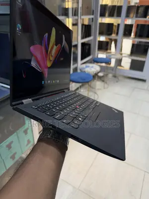Laptop Lenovo ThinkPad X1 Yoga 16GB Intel Core i7 SSD 256GB
