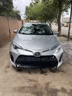 Toyota Corolla XSE 4dr Sedan (1.8L 4cyl CVT) 2017 Silver