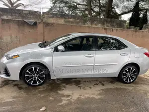 Toyota Corolla XSE 4dr Sedan (1.8L 4cyl CVT) 2017 Silver