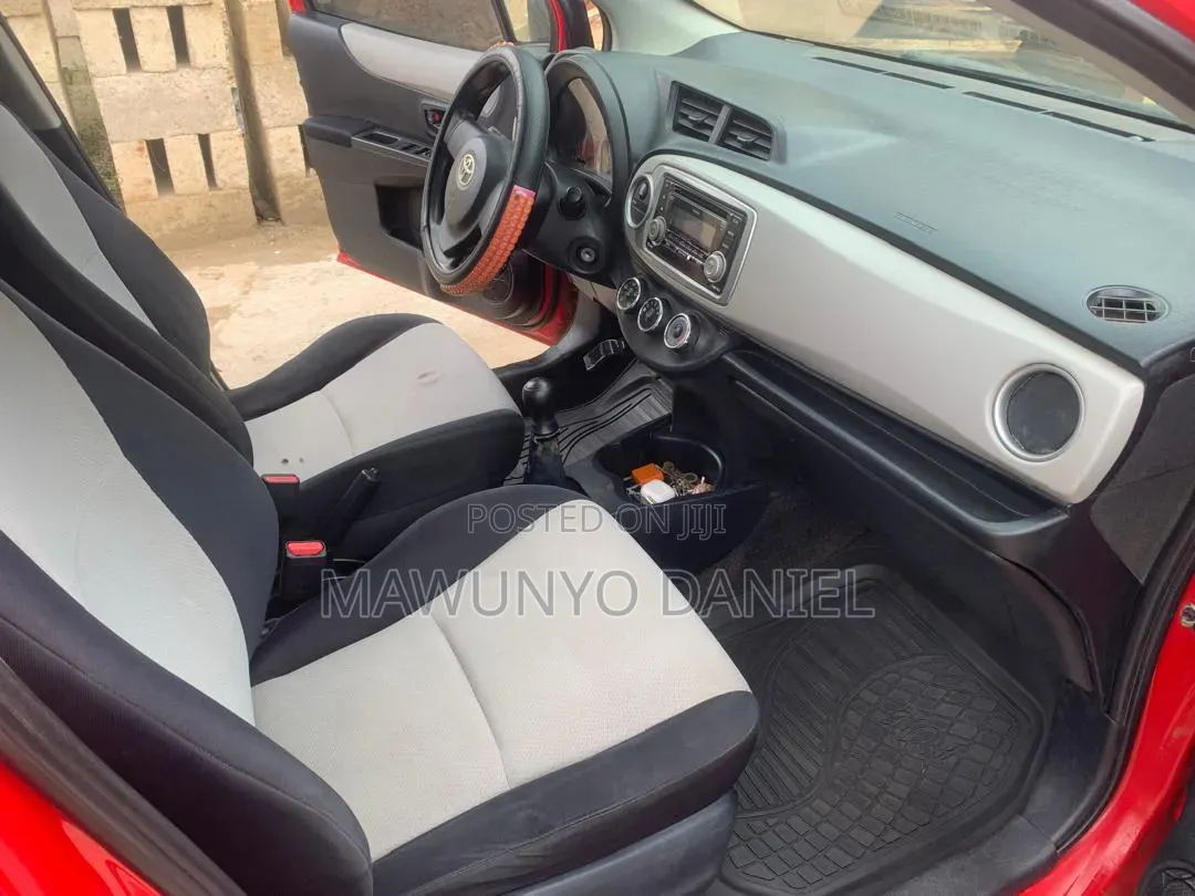 Toyota Yaris 2013 Red