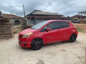 Toyota Yaris 2013 Red
