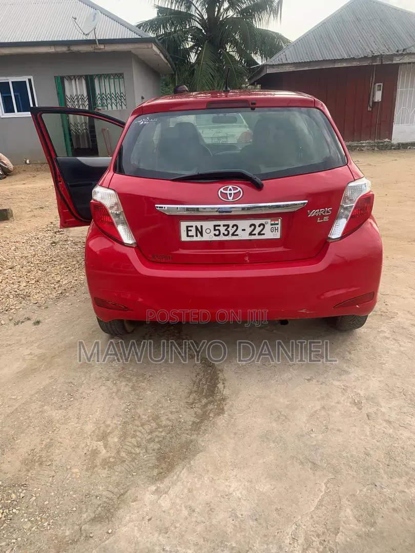 Toyota Yaris 2013 Red
