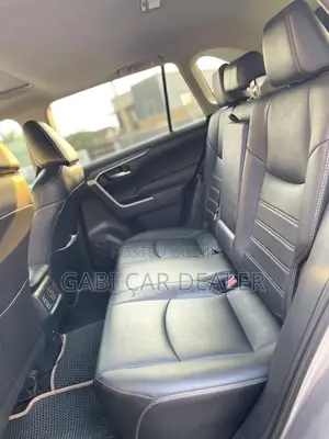 Toyota RAV4 XLE AWD 2023 Silver