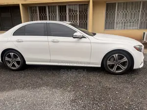 Mercedes-Benz E300 Base RWD Sedan (2.0L 4cyl 9A) 2017 White
