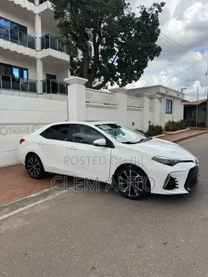 Toyota Corolla SE (1.8L 4cyl 6M) 2018 White