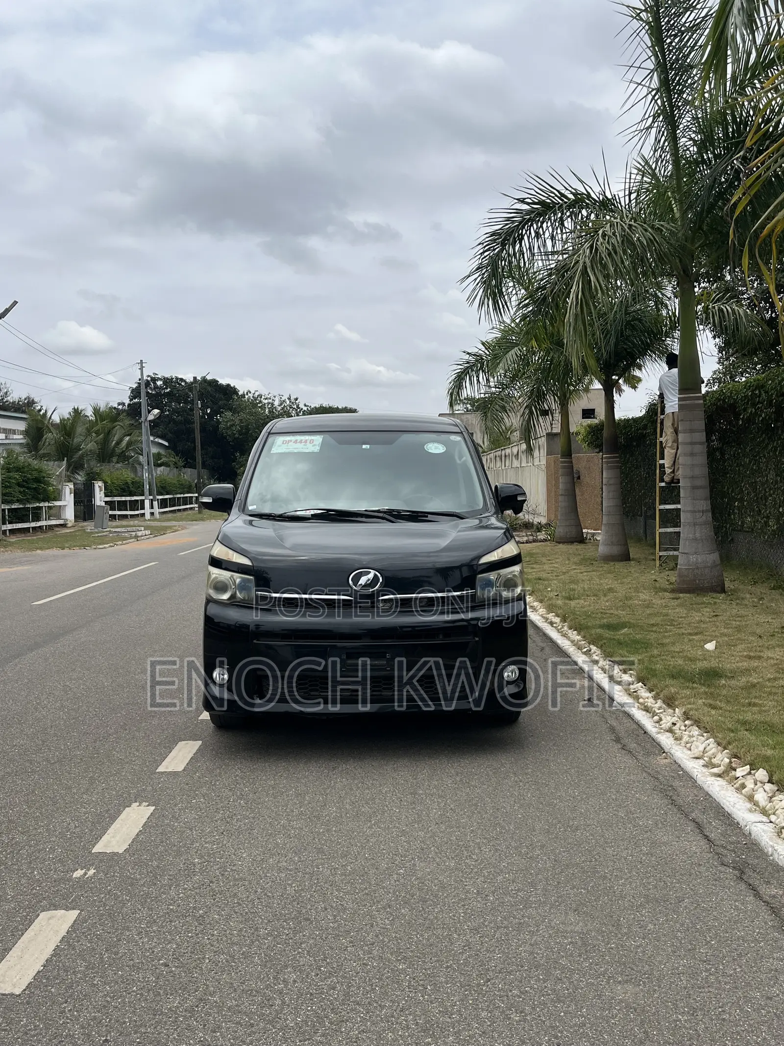 Toyota Voxy V 2WD 7-Seater 2012 Black