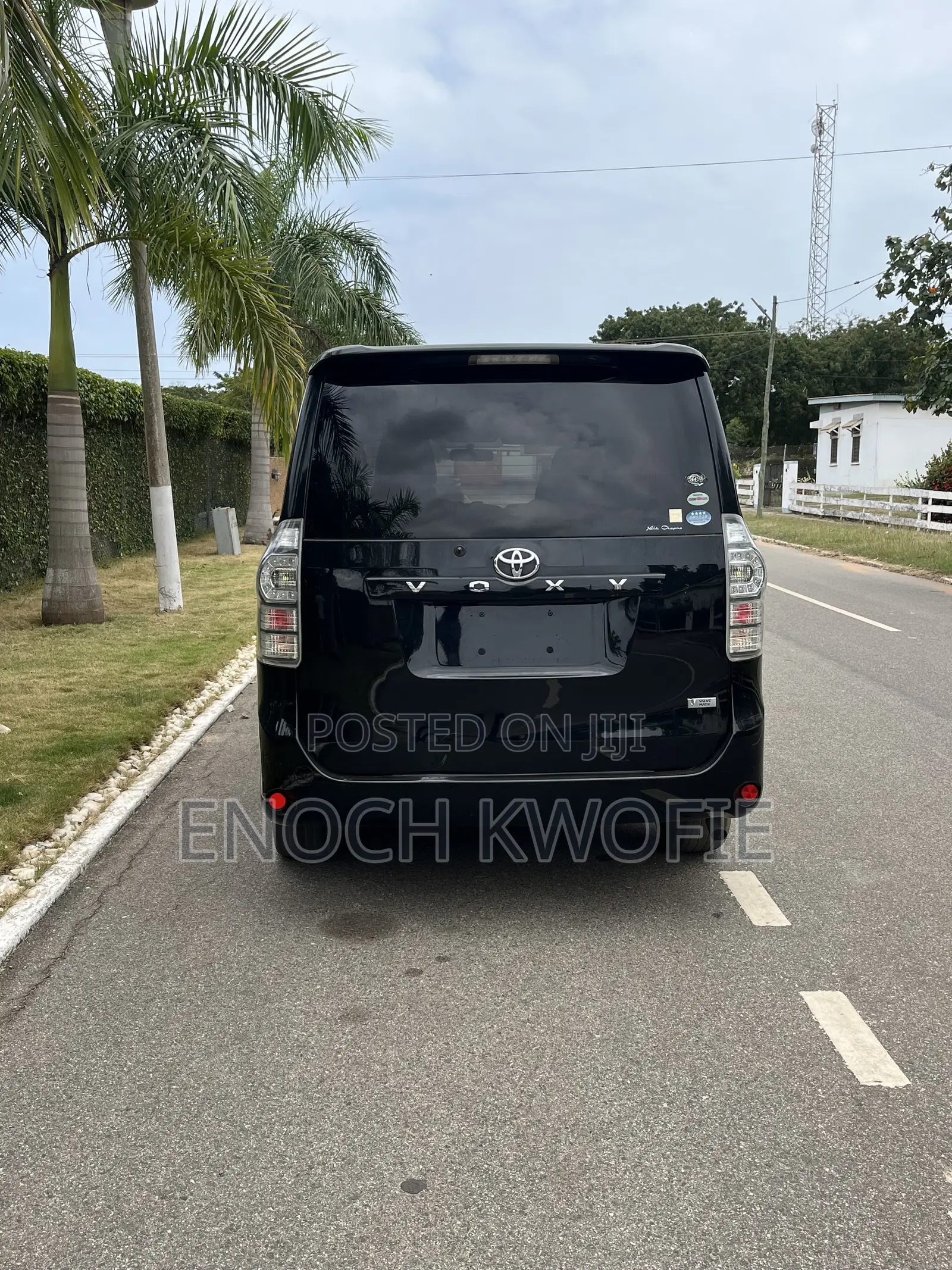 Toyota Voxy V 2WD 7-Seater 2012 Black