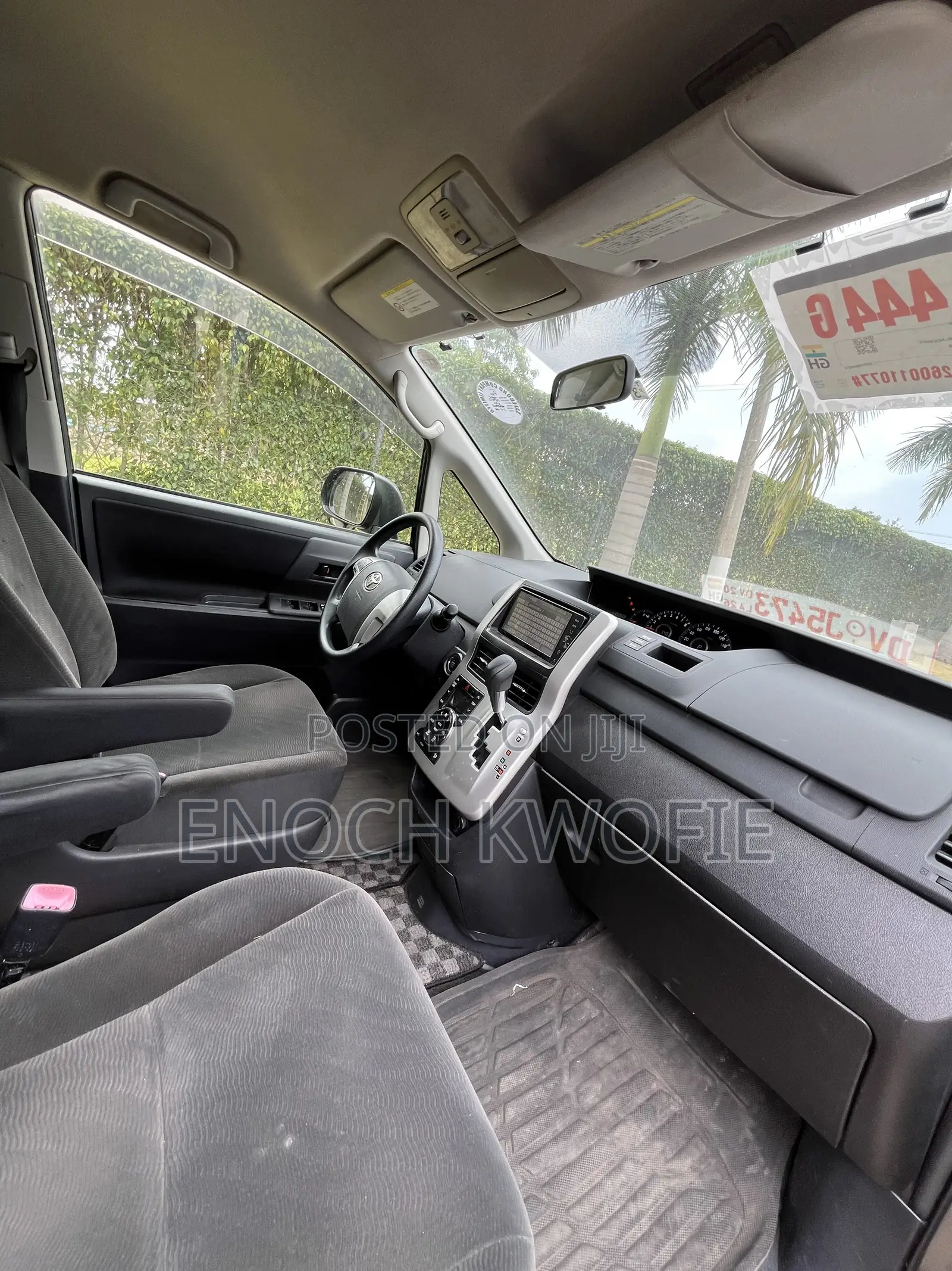 Toyota Voxy V 2WD 7-Seater 2012 Black