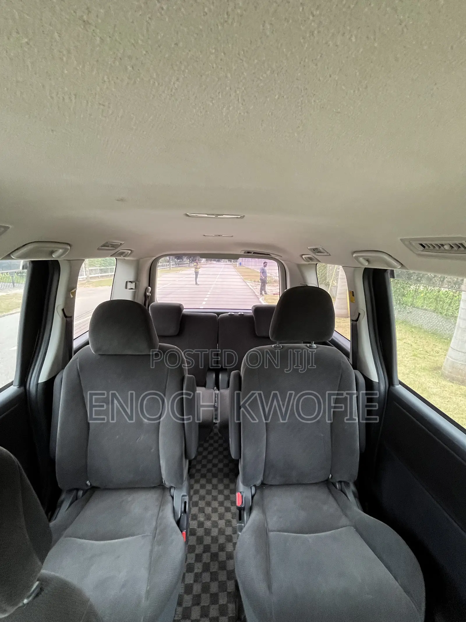 Toyota Voxy V 2WD 7-Seater 2012 Black